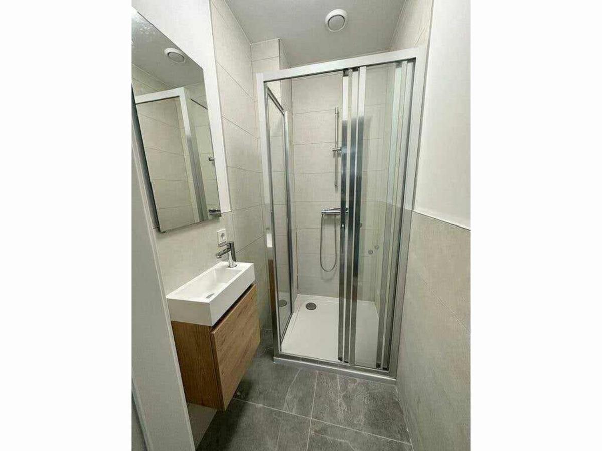 Private Room In The City Centre Еш сюр Алзет Екстериор снимка
